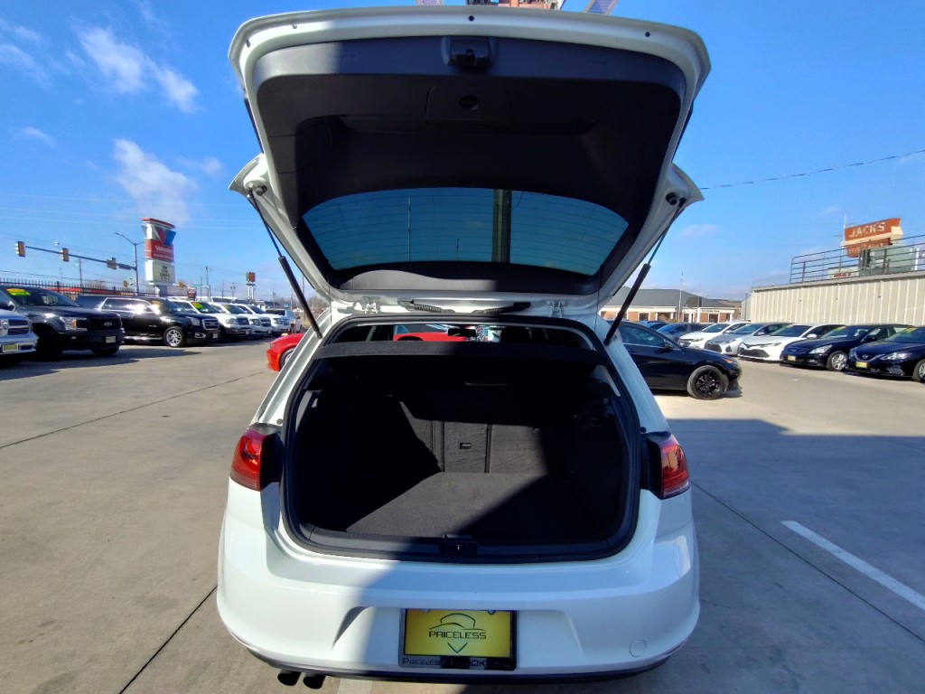 2016 Volkswagen Golf Image 50