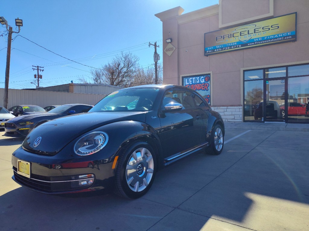 2013 Volkswagen Beetle Image 8