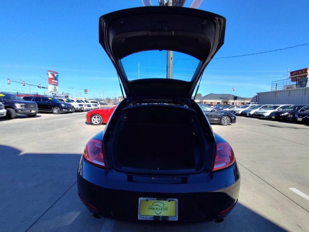 2013 Volkswagen Beetle Image 34