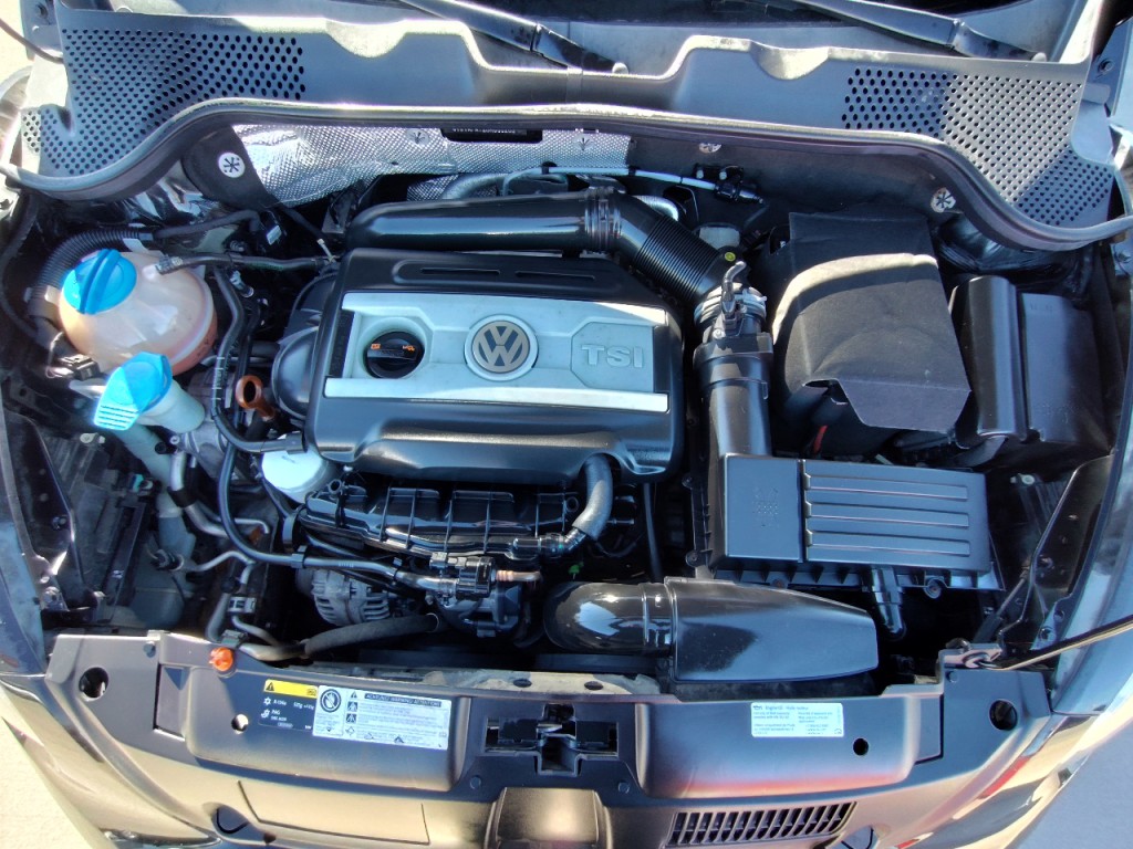 2013 Volkswagen Beetle Image 39