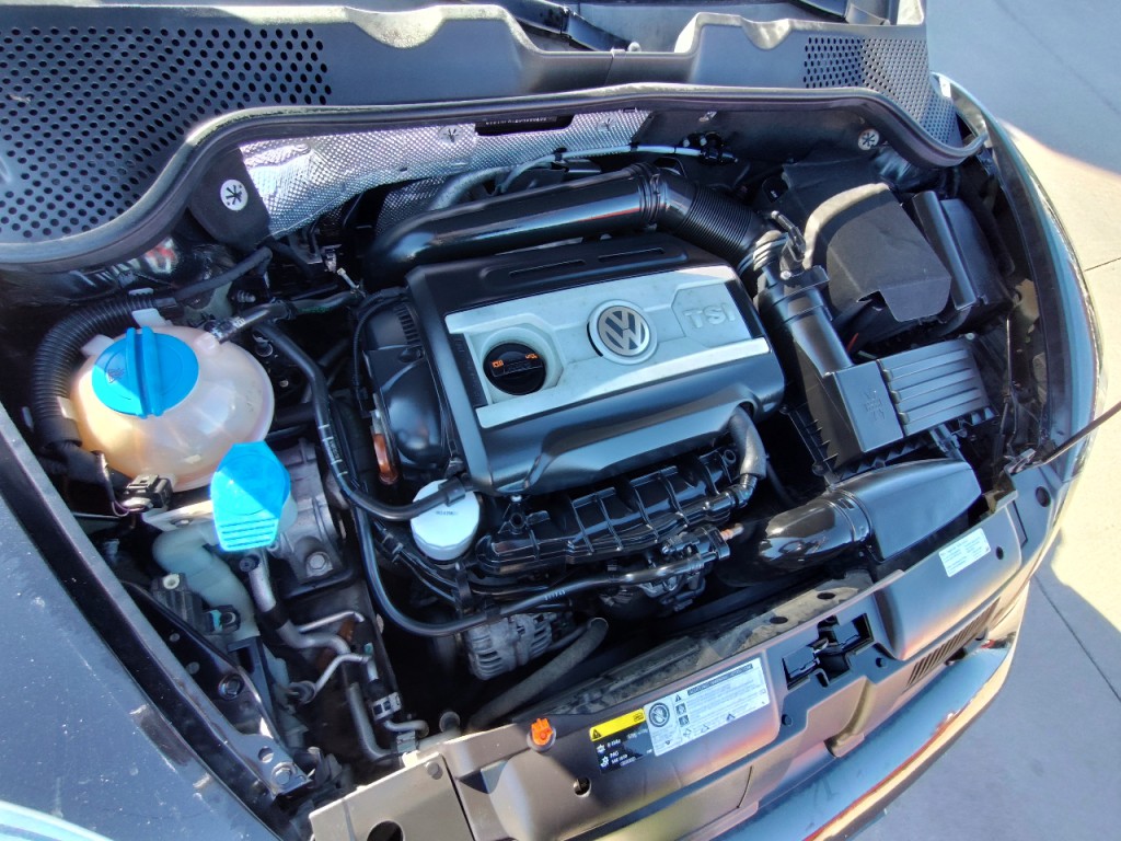 2013 Volkswagen Beetle Image 40