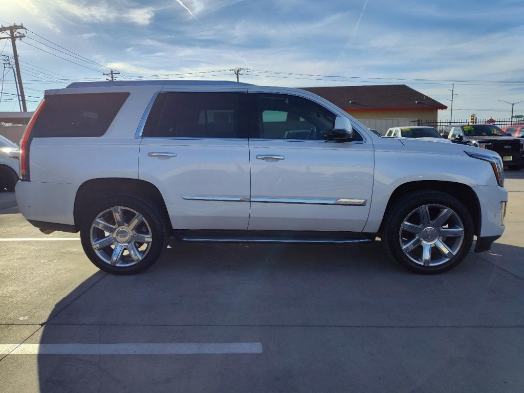 2019 Cadillac Escalade Image 3