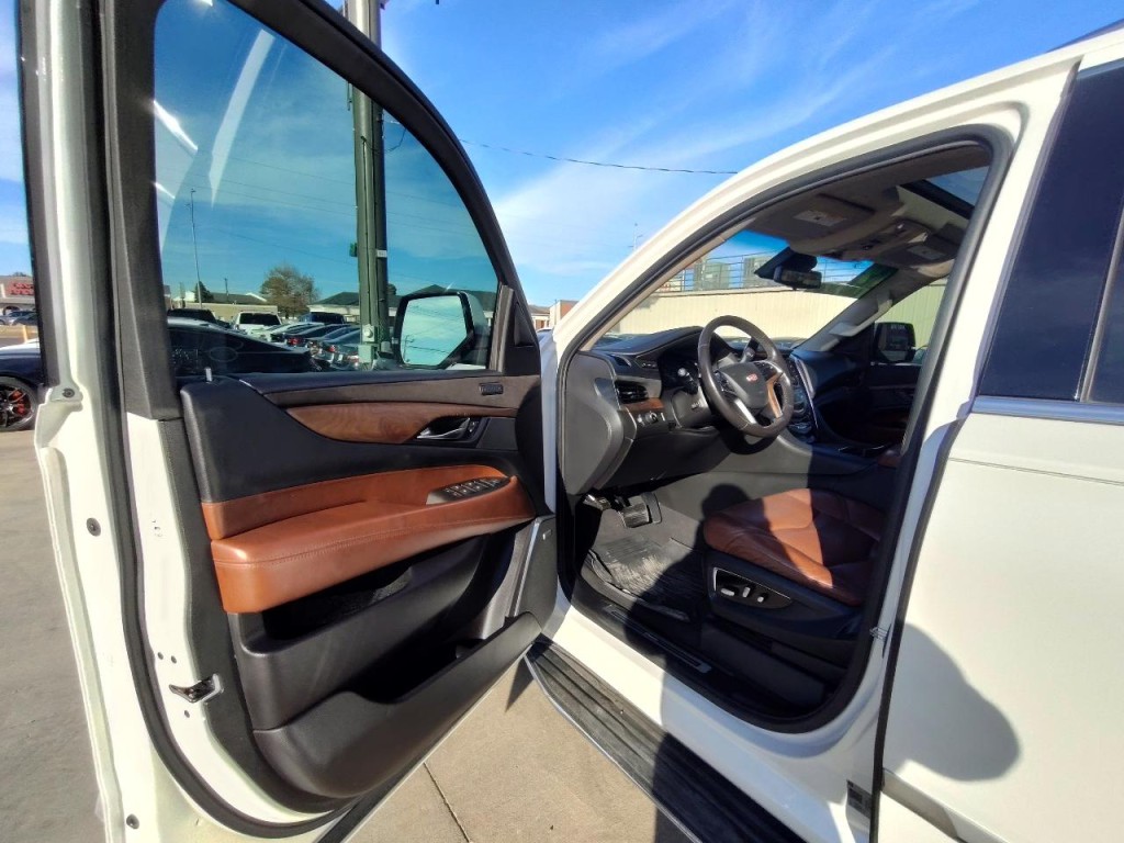 2019 Cadillac Escalade Image 13