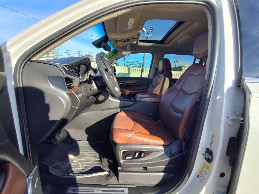 2019 Cadillac Escalade Image 14