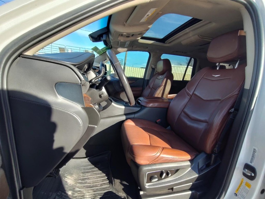 2019 Cadillac Escalade Image 15