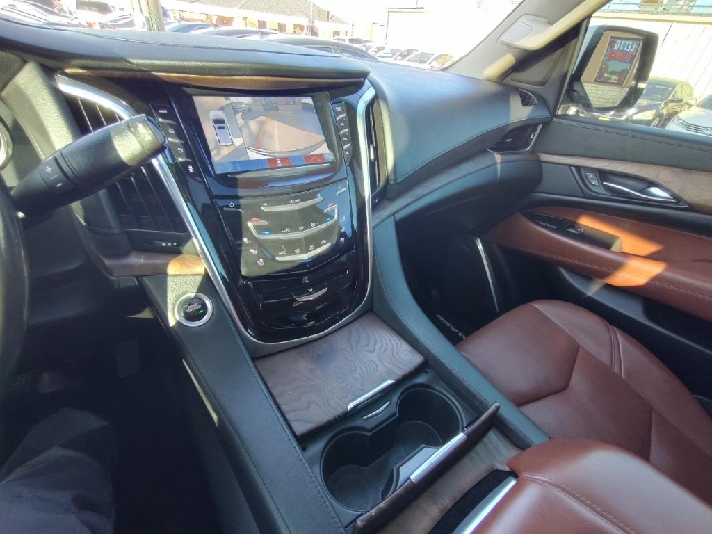 2019 Cadillac Escalade Image 21