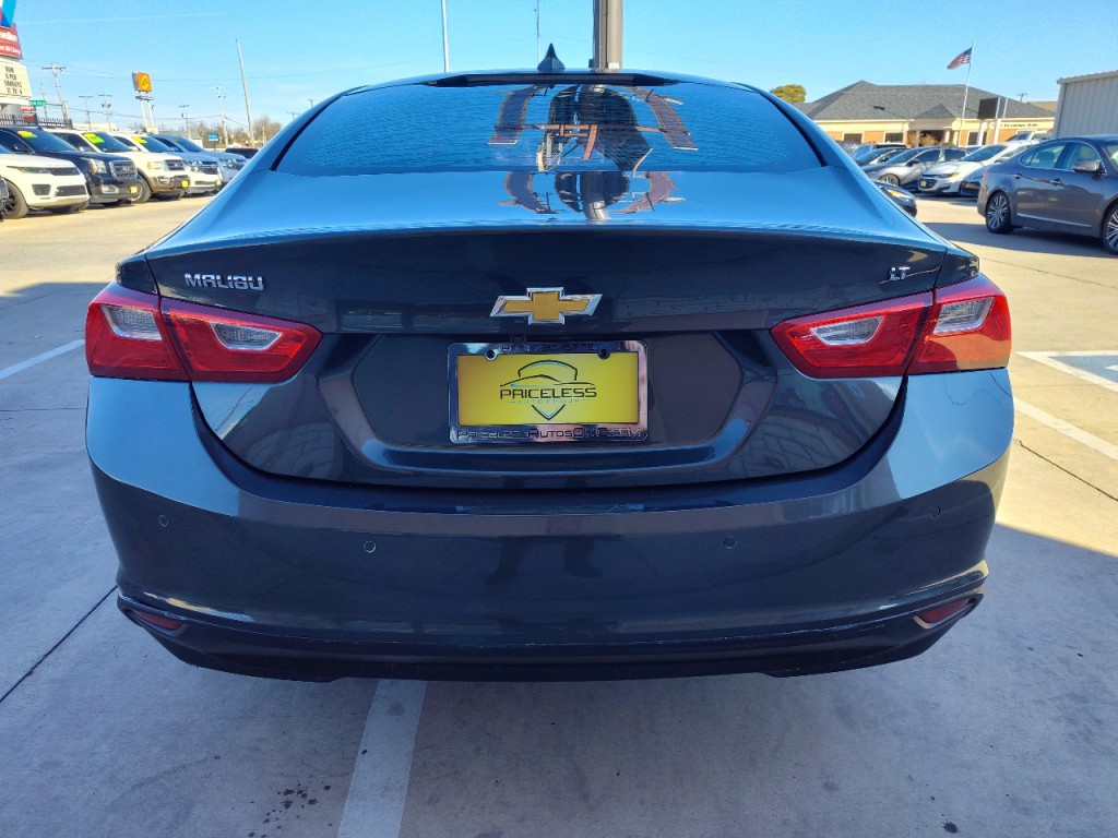 2016 Chevrolet Malibu Image 5