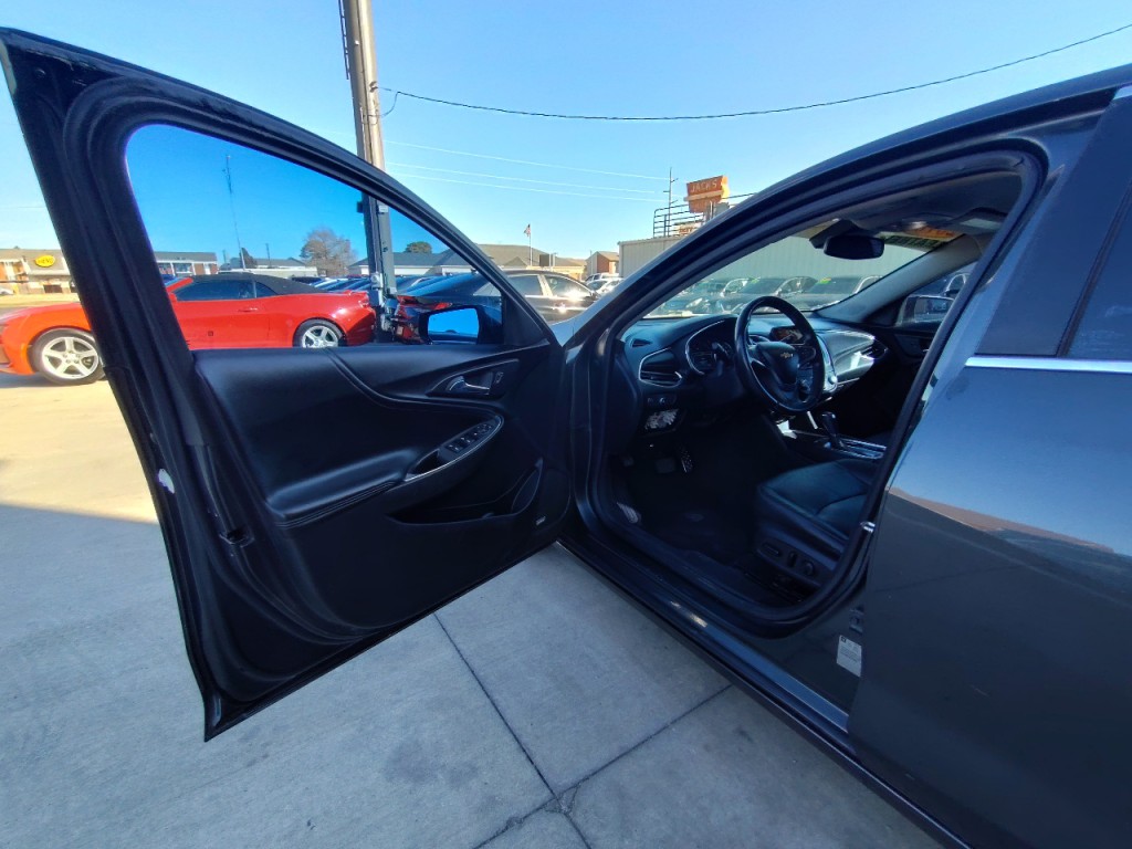 2016 Chevrolet Malibu Image 13