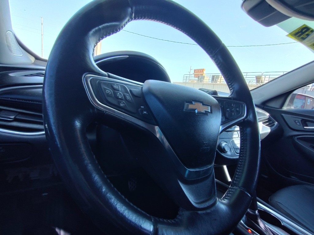 2016 Chevrolet Malibu Image 18