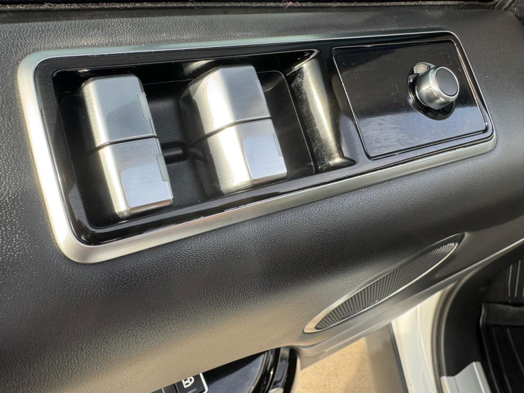 2021 Land Rover Range Rover Sport Image 16