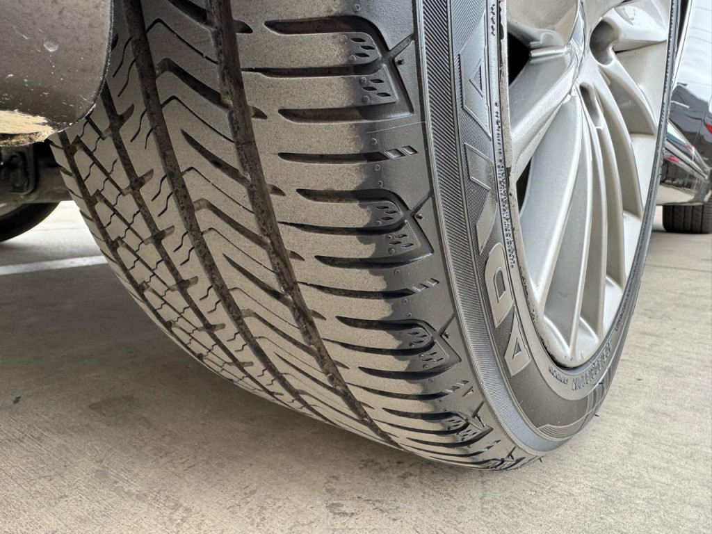 2016 Hyundai Equus Image 12