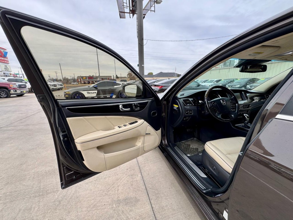 2016 Hyundai Equus Image 15