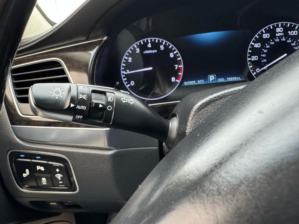 2016 Hyundai Equus Image 28