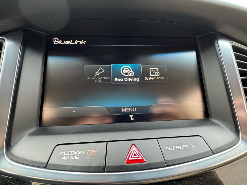 2016 Hyundai Equus Image 32