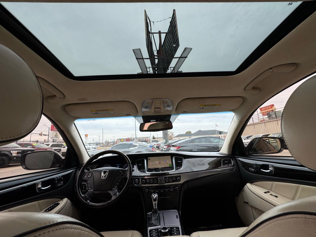 2016 Hyundai Equus Image 42