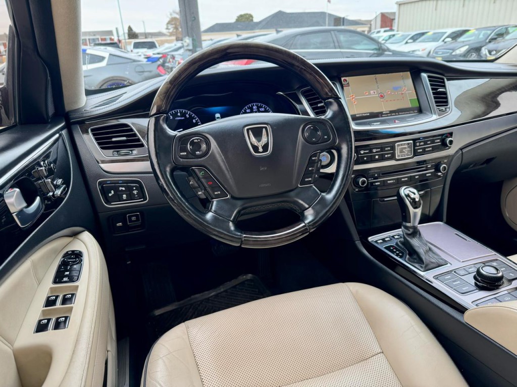 2016 Hyundai Equus Image 46