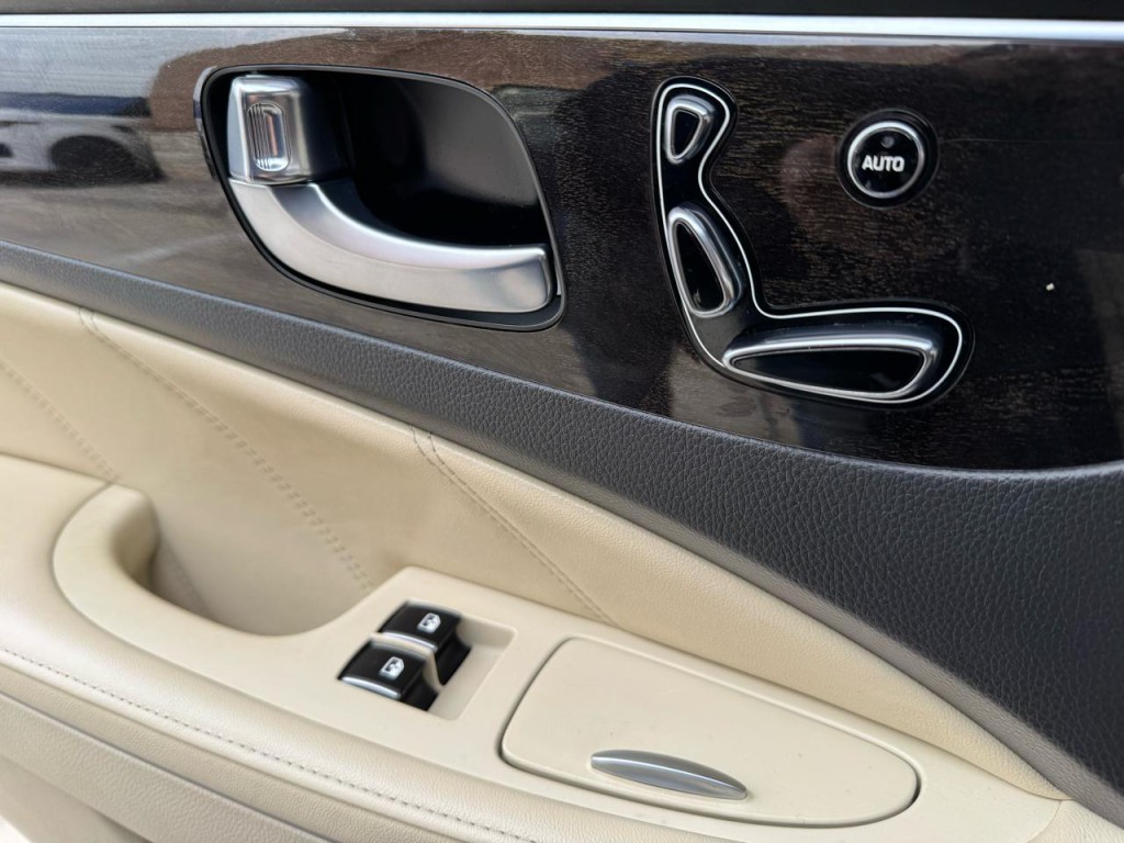 2016 Hyundai Equus Image 49