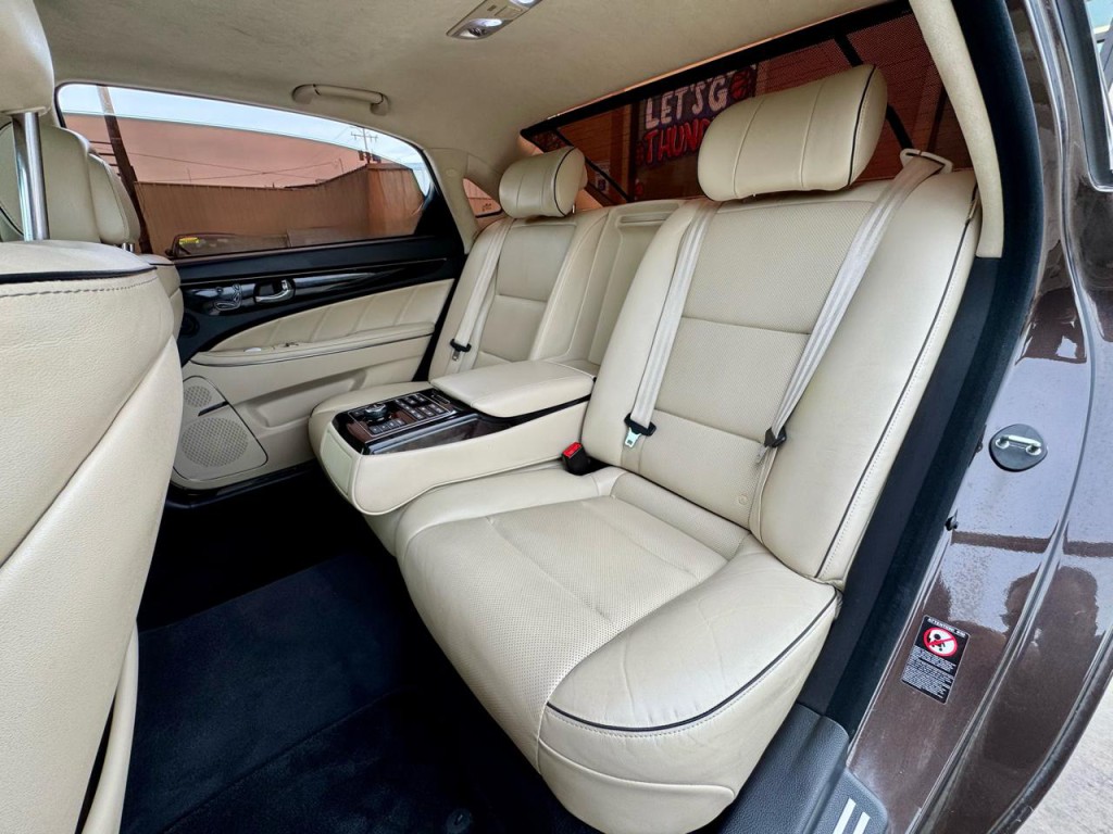 2016 Hyundai Equus Image 51