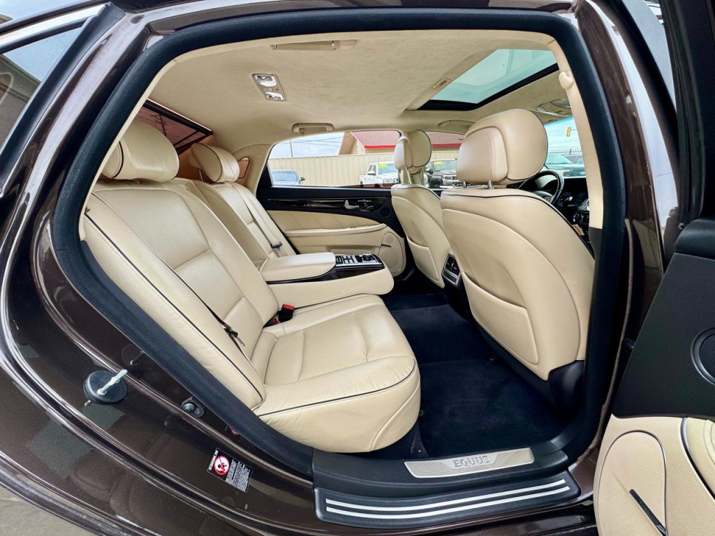 2016 Hyundai Equus Image 52