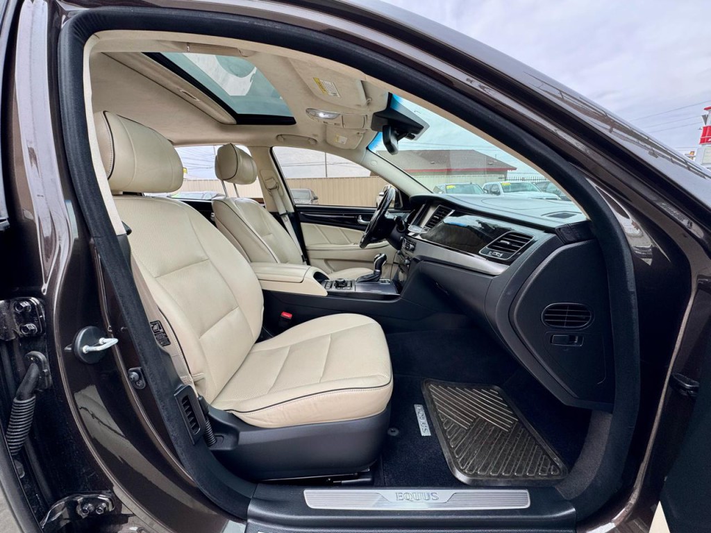 2016 Hyundai Equus Image 56