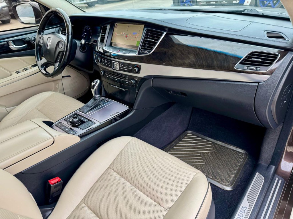 2016 Hyundai Equus Image 57