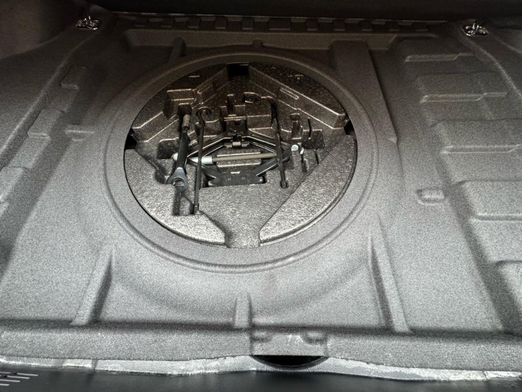 2016 Hyundai Equus Image 62