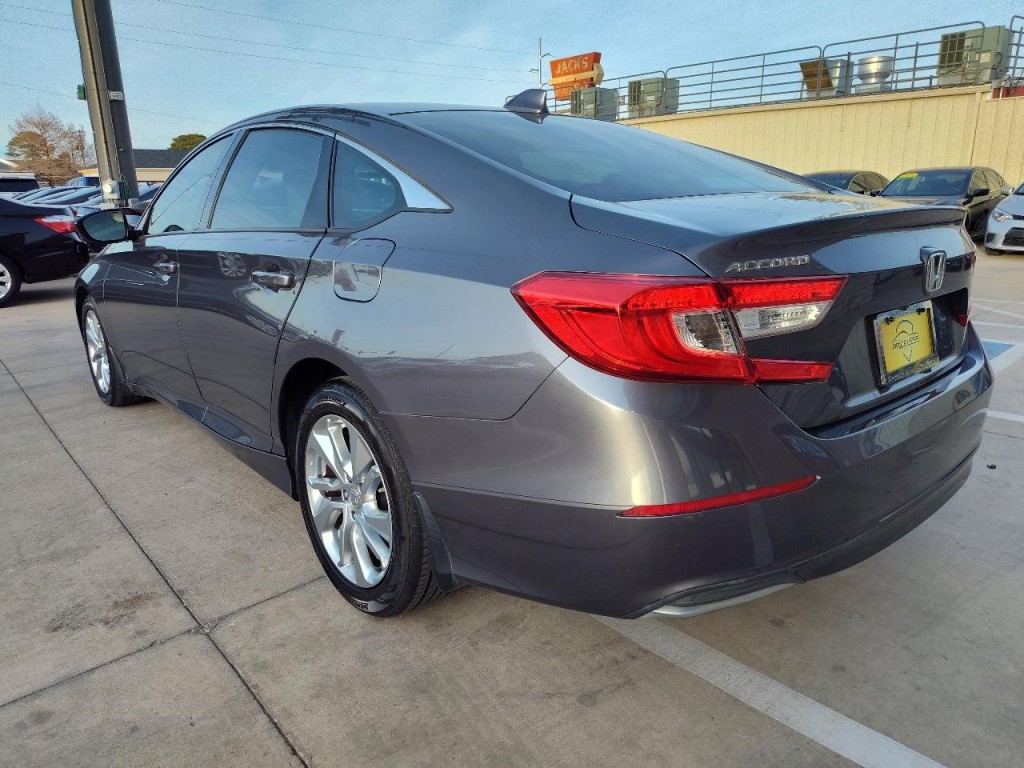 2019 Honda Accord Image 6
