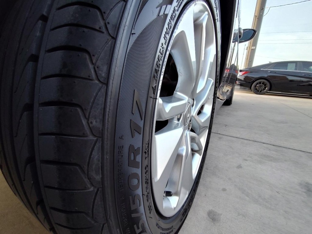 2019 Honda Accord Image 10