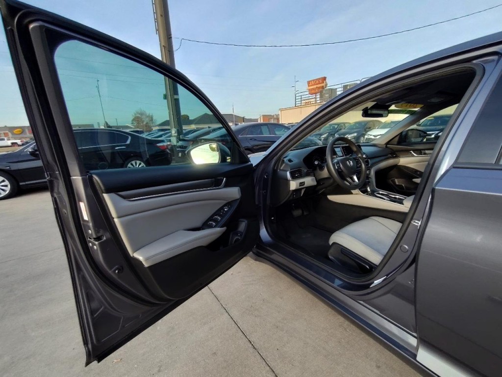 2019 Honda Accord Image 13