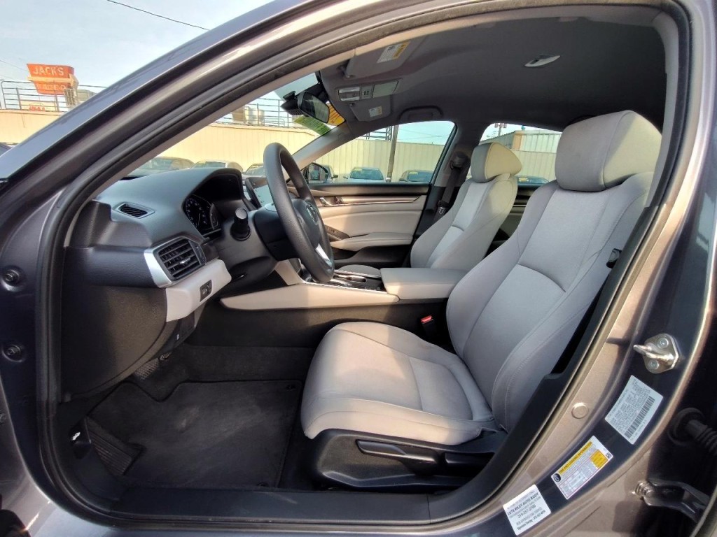 2019 Honda Accord Image 14