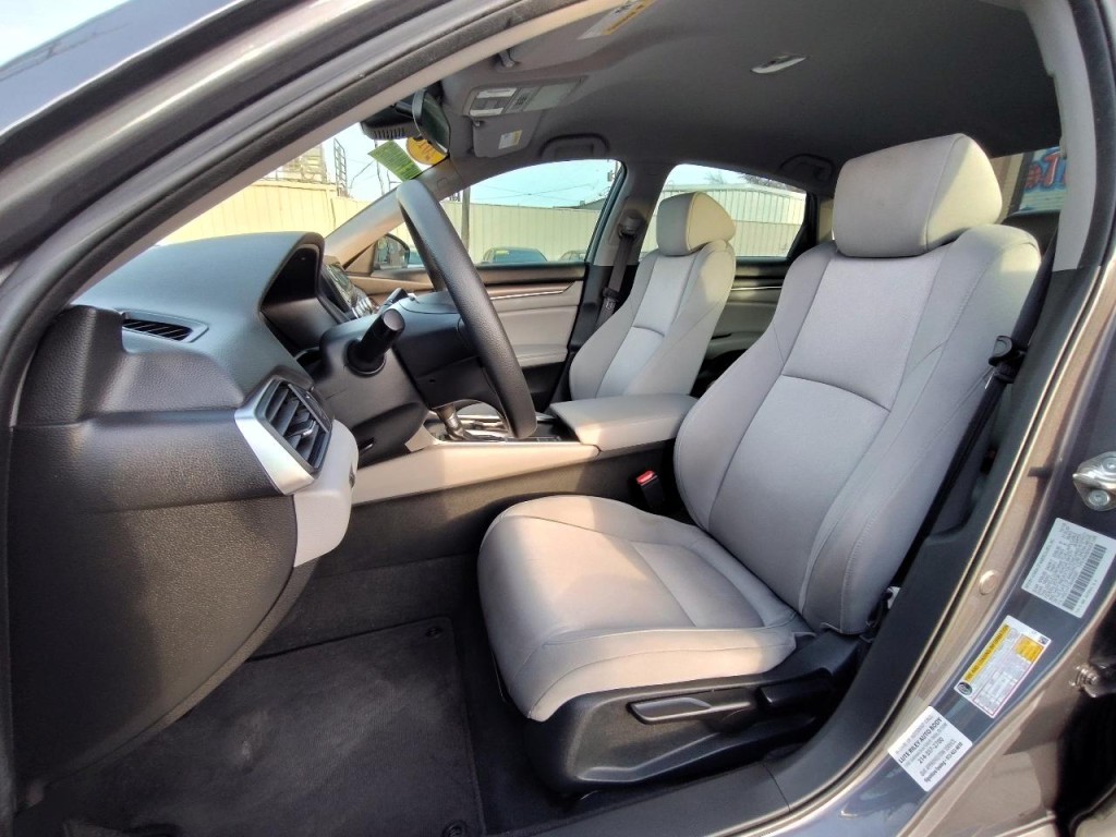 2019 Honda Accord Image 15