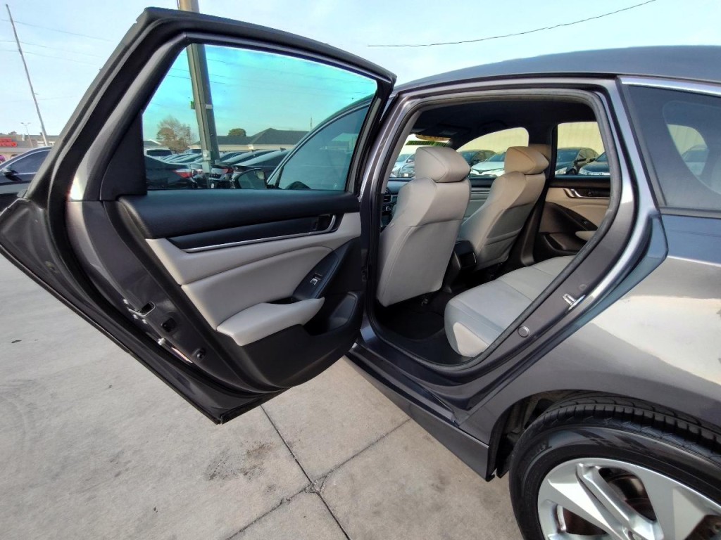 2019 Honda Accord Image 28