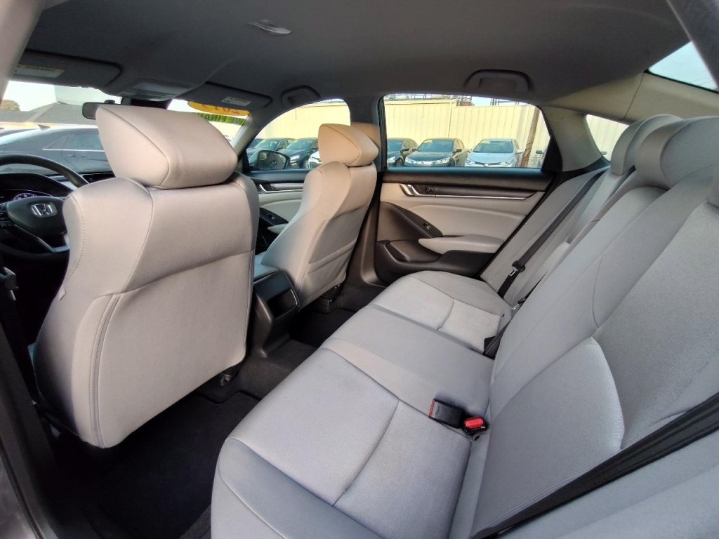 2019 Honda Accord Image 31