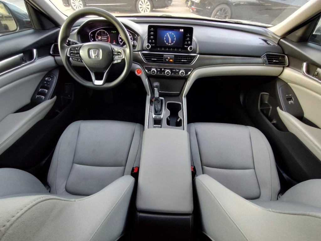 2019 Honda Accord Image 32