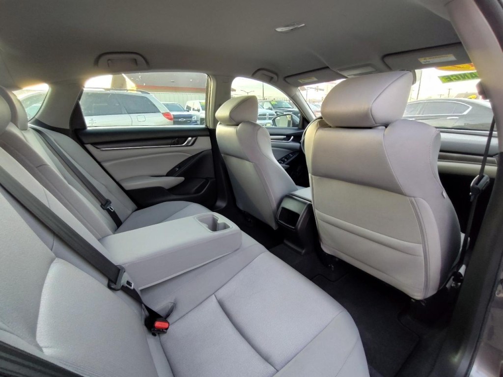 2019 Honda Accord Image 38