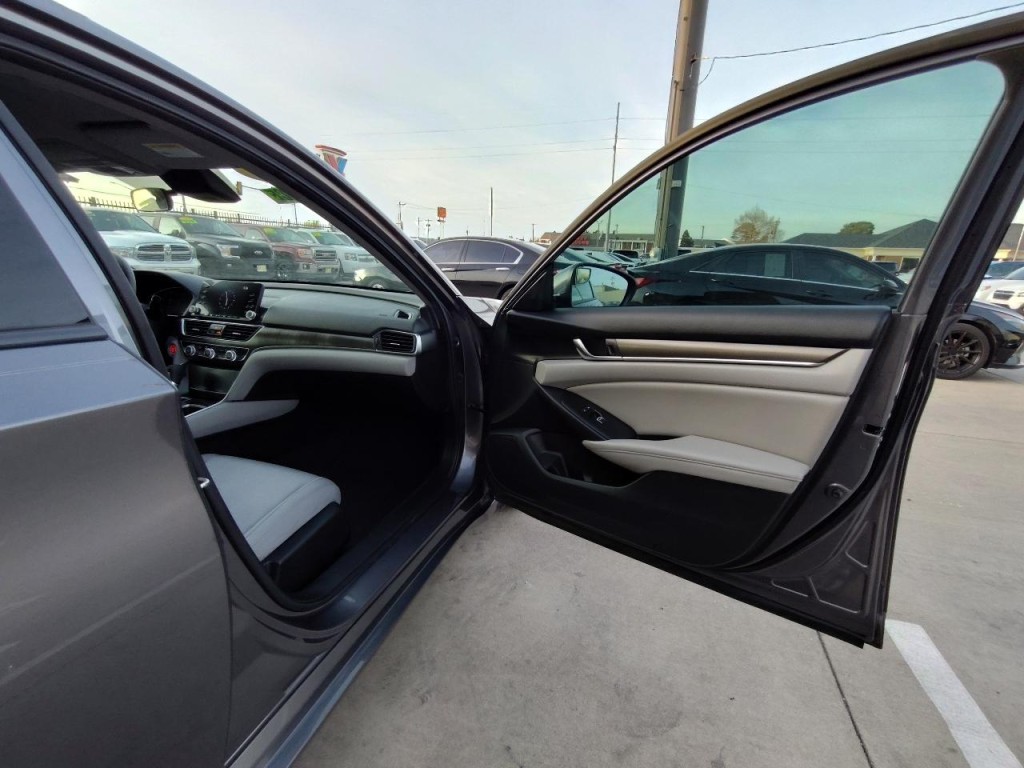 2019 Honda Accord Image 39