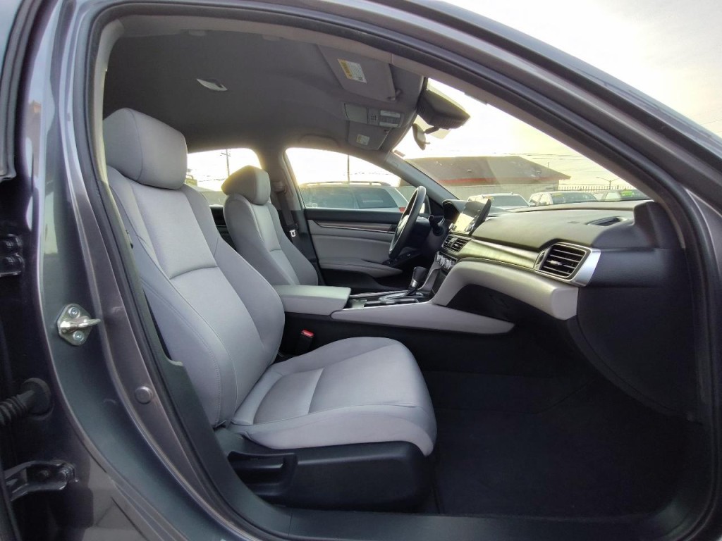 2019 Honda Accord Image 40