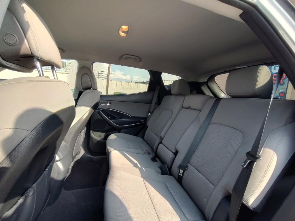 2018 Hyundai Santa Fe Image 35
