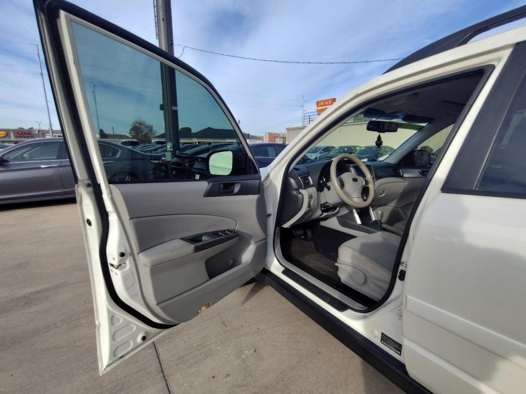 2012 Subaru Forester Image 13