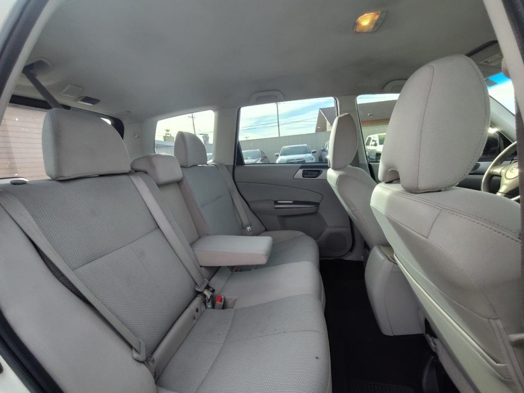 2012 Subaru Forester Image 33