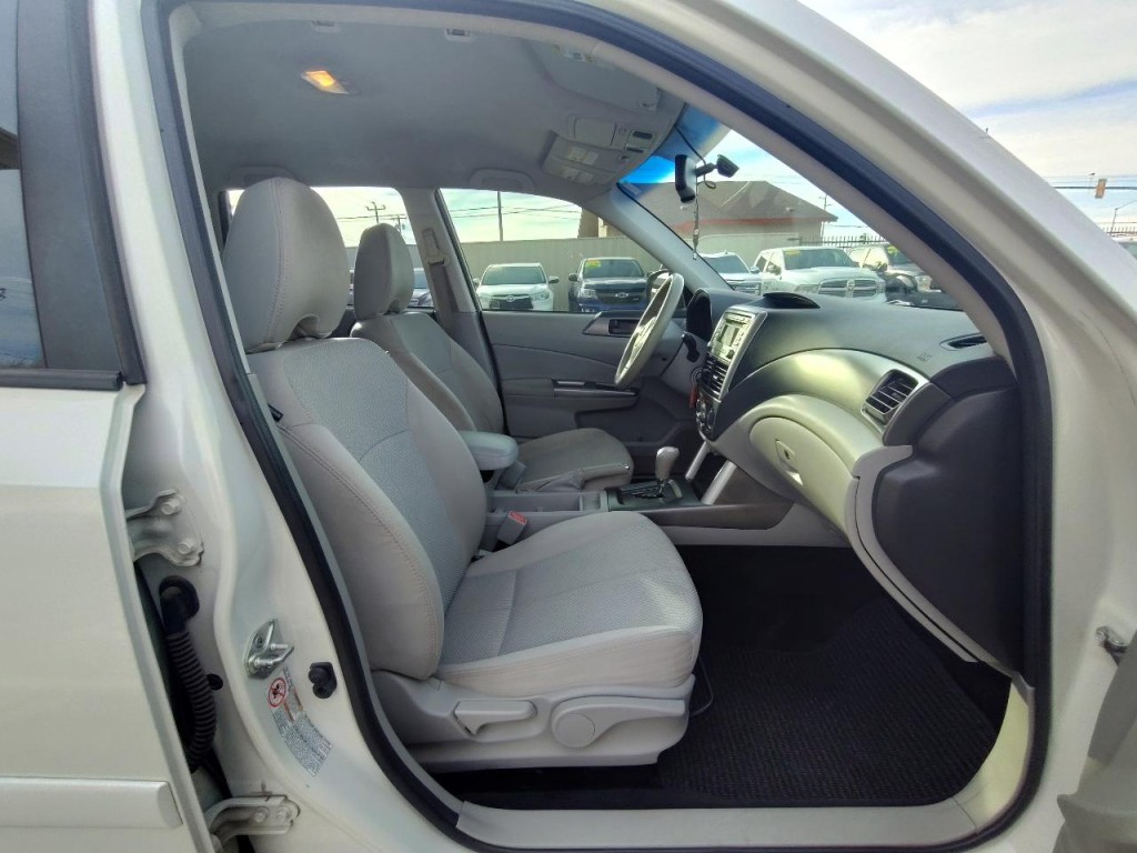 2012 Subaru Forester Image 36