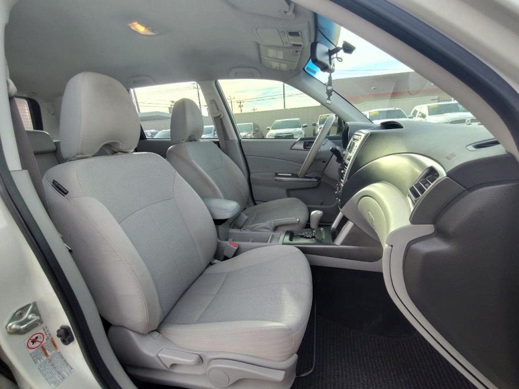 2012 Subaru Forester Image 37