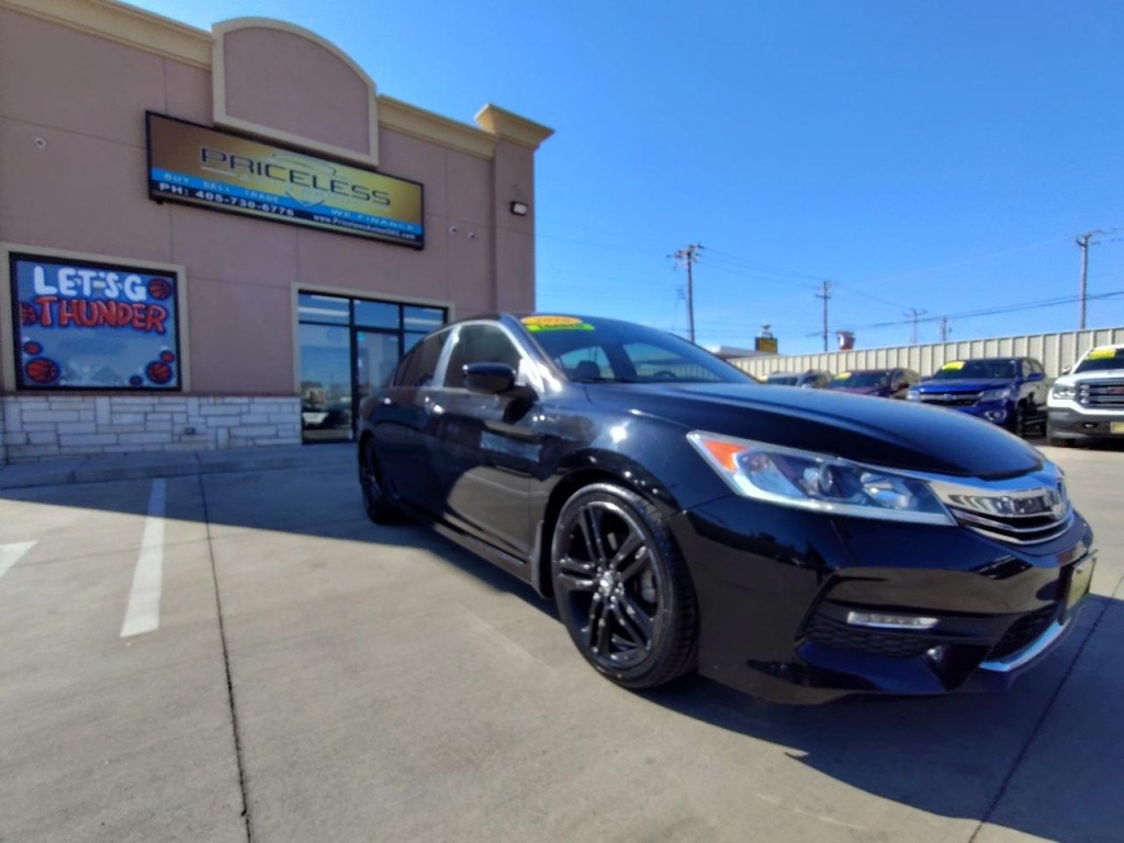 2016 Honda Accord Image 2