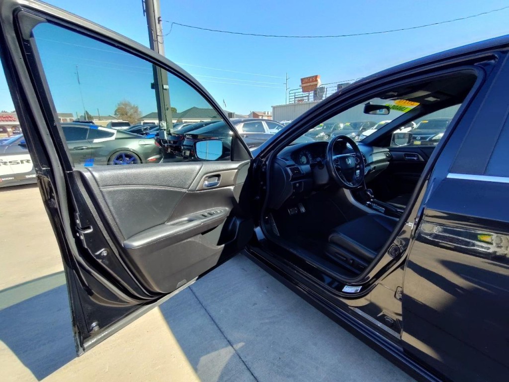 2016 Honda Accord Image 13