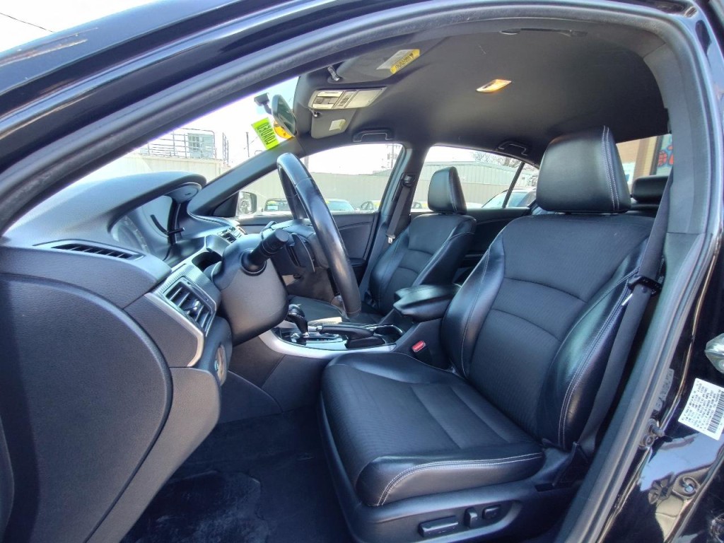 2016 Honda Accord Image 15