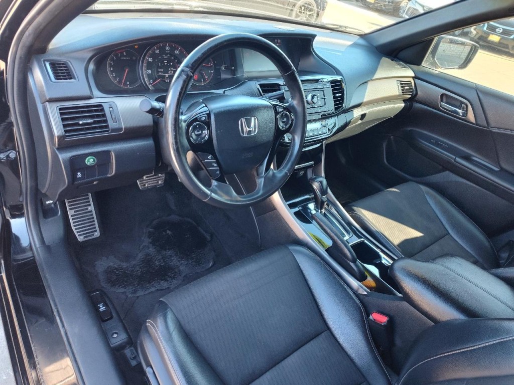 2016 Honda Accord Image 16