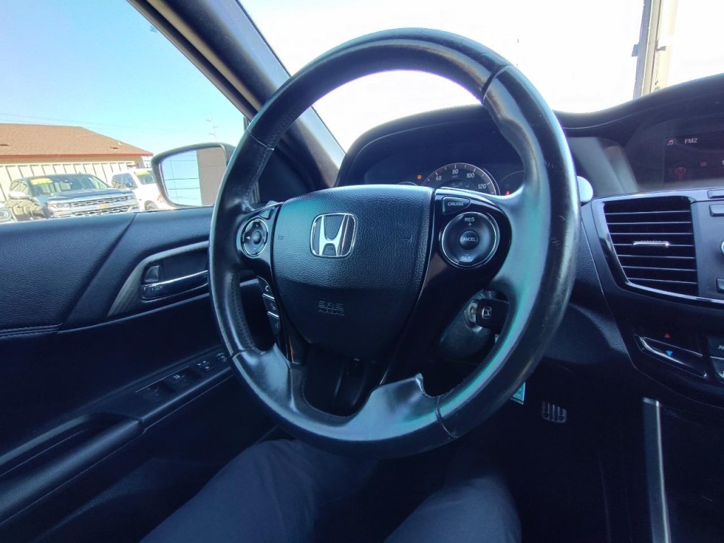 2016 Honda Accord Image 19