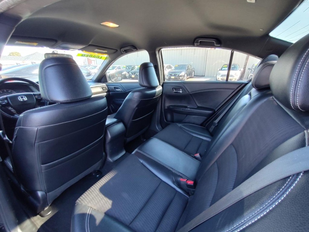 2016 Honda Accord Image 33