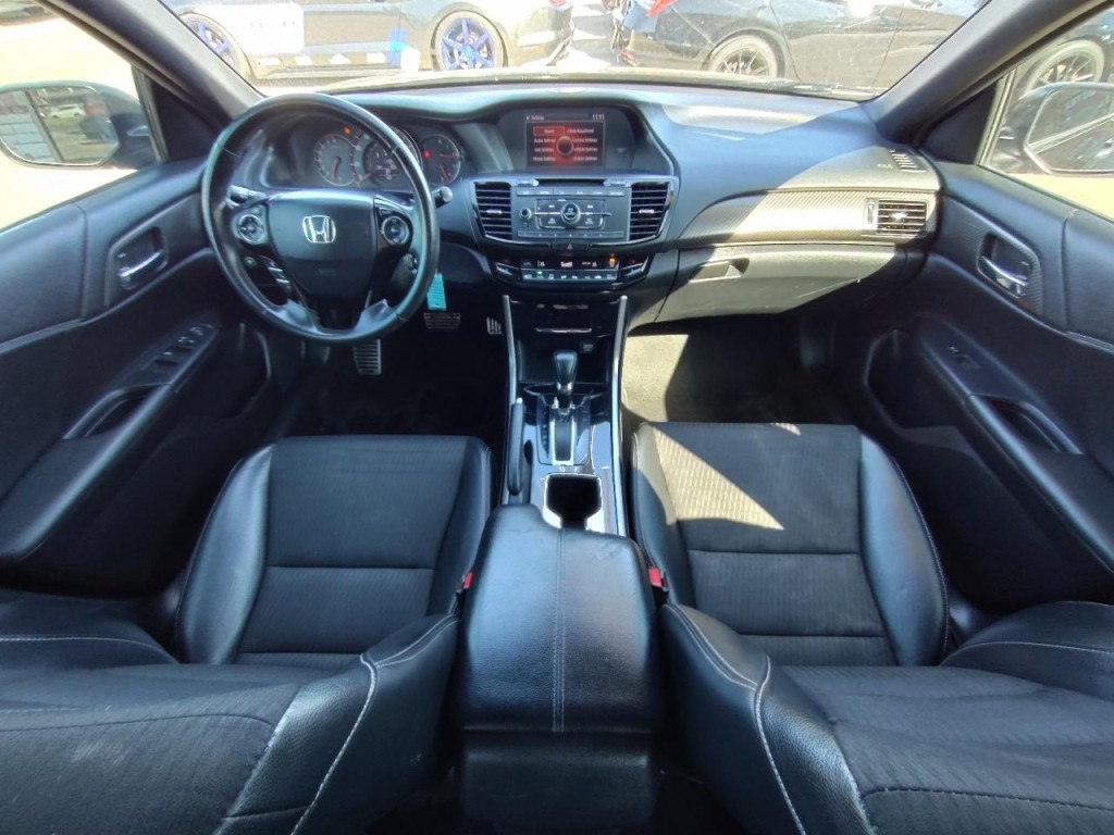 2016 Honda Accord Image 34