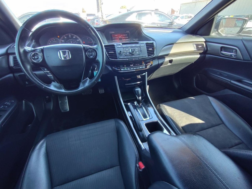 2016 Honda Accord Image 35